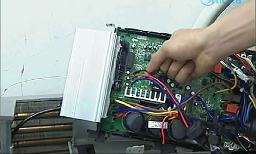 沁水美的空调电话是多少